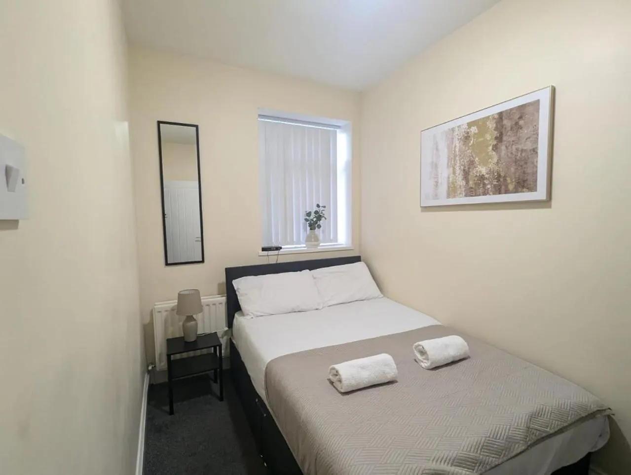 Three Bed Apartment 5 Minutes From City Centre Newcastle upon Tyne 0*,  Birleşik Krallık